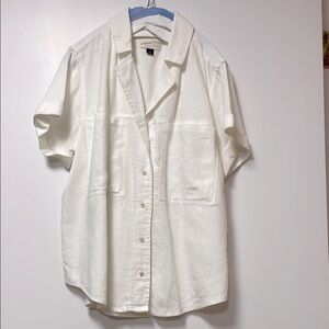 White short sleeve shirt